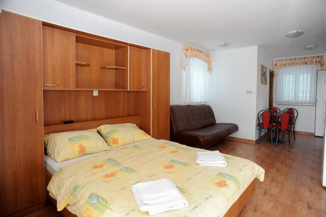 Apartmani Vila Caska Exterior photo